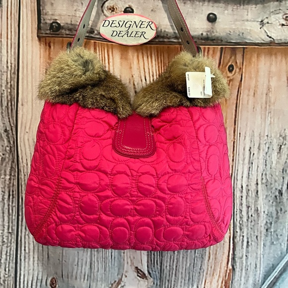 Authentic COACH Quilted C Large Duffle Pink Rabbit Hair NWT # 6733 RARE - Picture 5 of 15